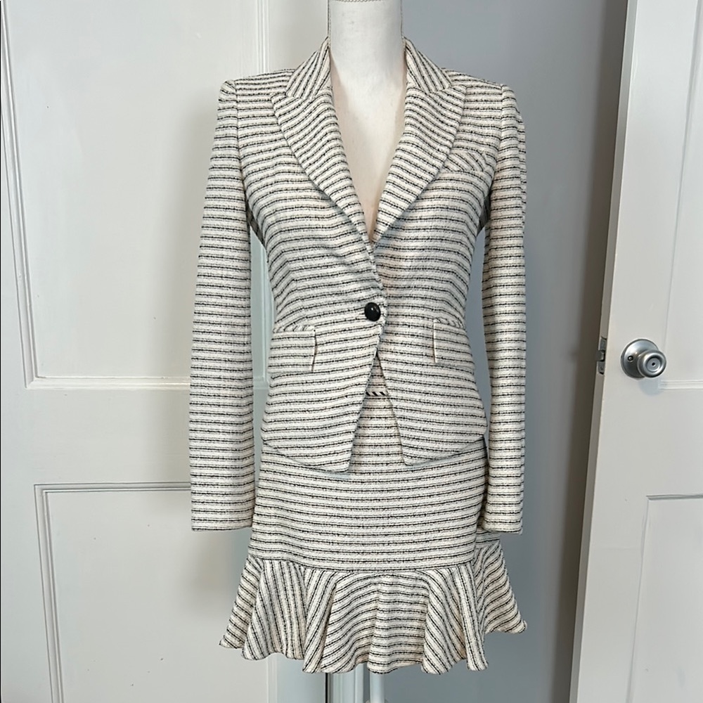 Veronica Beard Skirt sz 2 - Black and ivory
